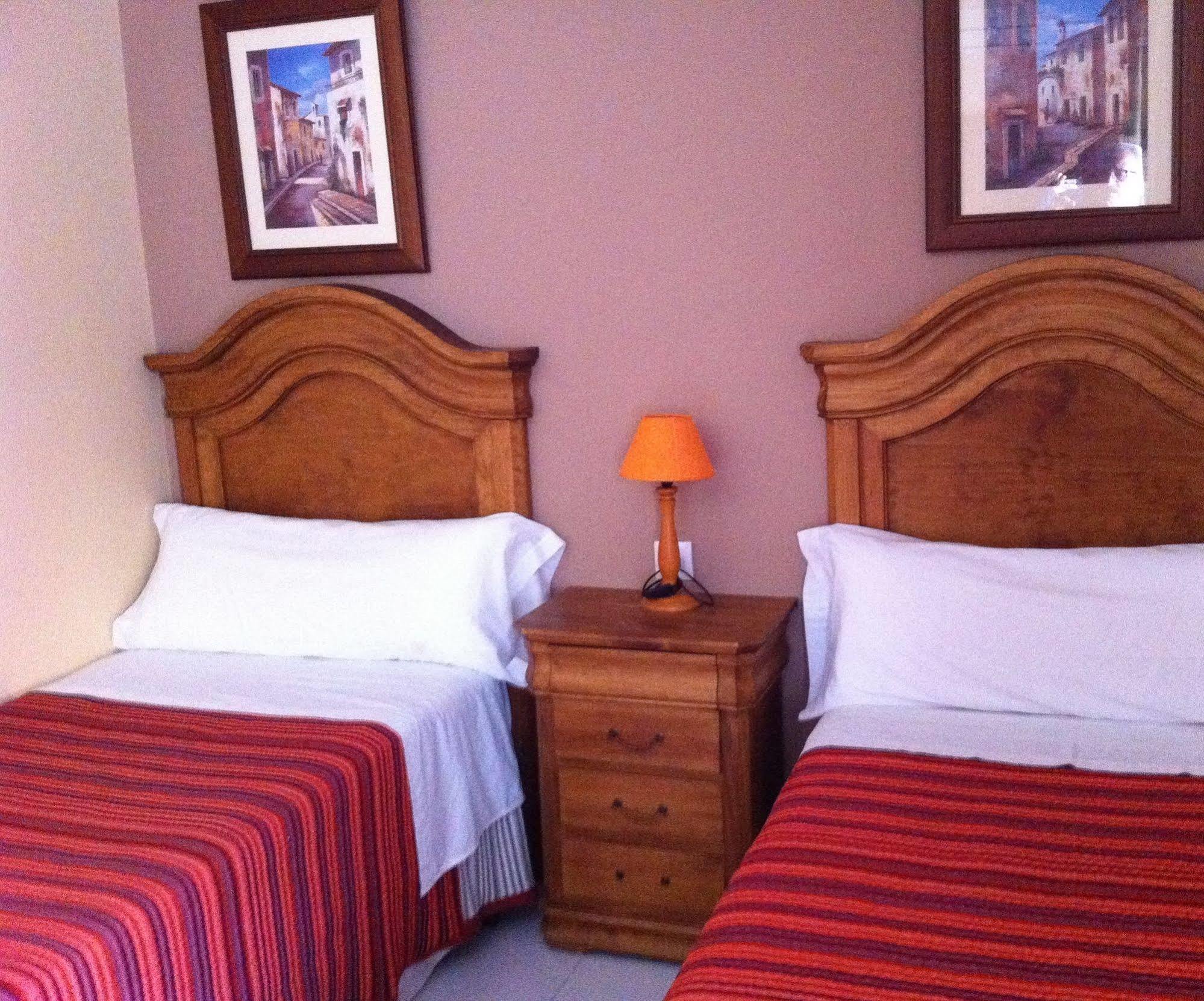 Hostal La Calzada Tarifa Buitenkant foto